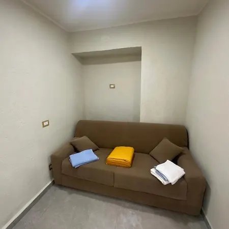 Newhouse Station Νάπολη