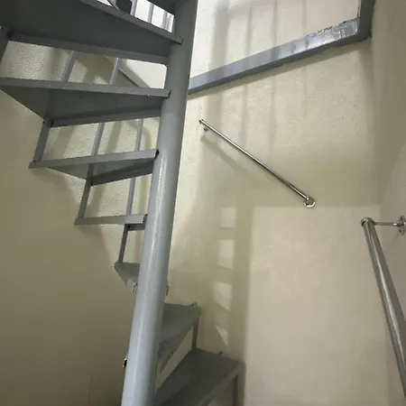 Newhouse Station Apartment